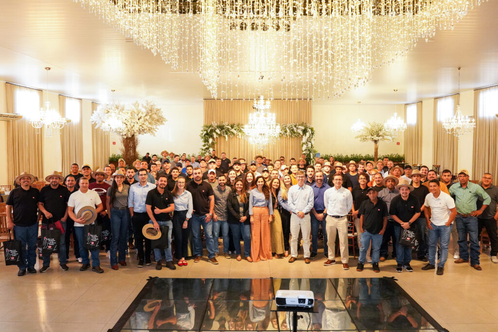 Cobb-Vantress reúne equipes de Produção e Qualidade em workshop para fortalecer a cultura de prevenção de pragas