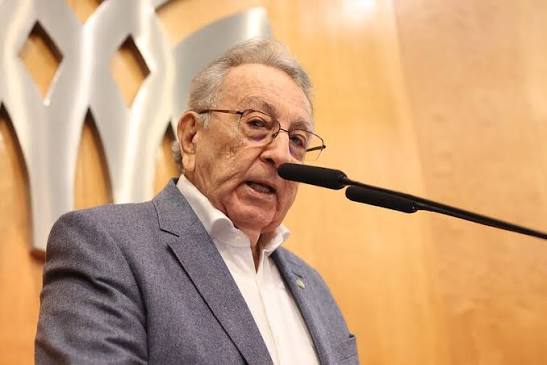 João Martins critica gastos públicos e alerta para endividamento no agro