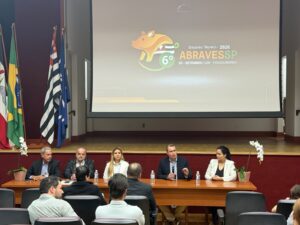 Médico-veterinário é peça estratégica para a sanidade e competitividade das cadeias de aves e suínos
