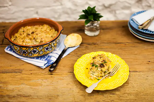 Arroz de forno prático com frango defumado
