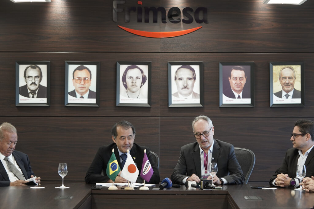 Encontro na sede da Frimesa, em Medianeira, reuniu lideranças da Central Frimesa e Cooperativas Filiadas para fortalecer parcerias comerciais e a cadeia de proteínas.