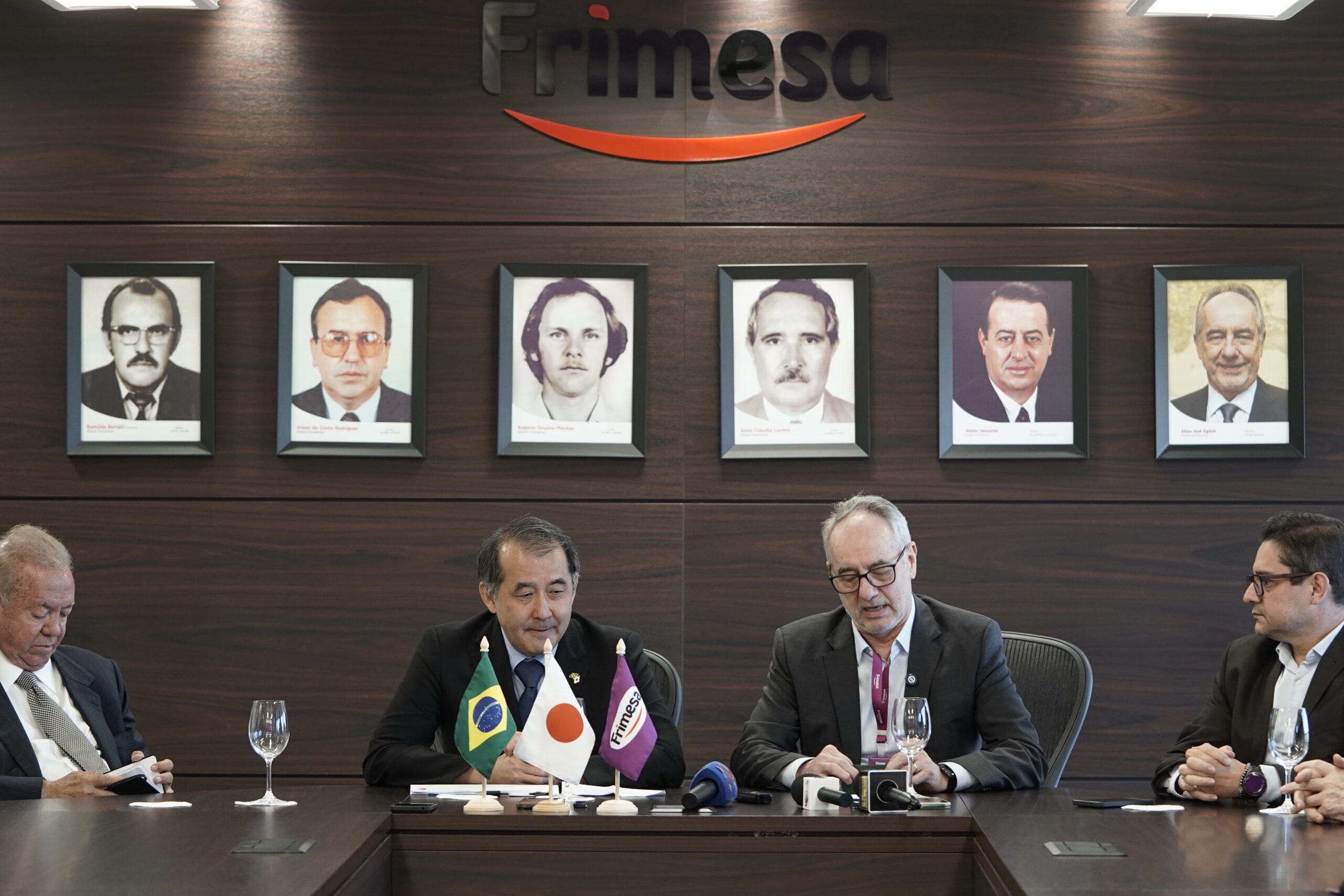 Encontro na sede da Frimesa, em Medianeira, reuniu lideranças da Central Frimesa e Cooperativas Filiadas para fortalecer parcerias comerciais e a cadeia de proteínas.