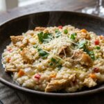 Um clássico irresistível: risoto de frango cremoso