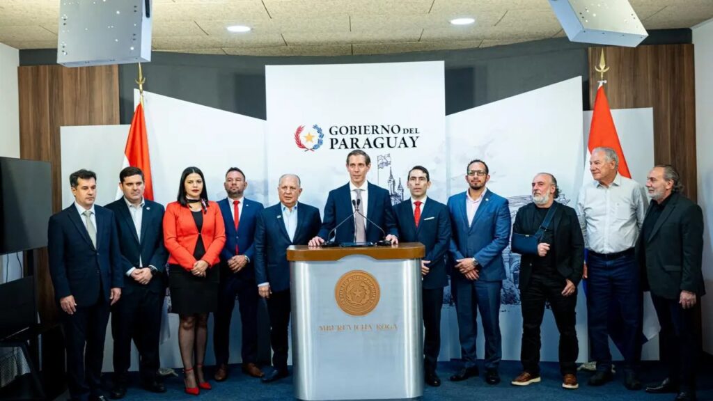 Grupo Pluma investe R$ 215 milhões em complexo avícola no Paraguai