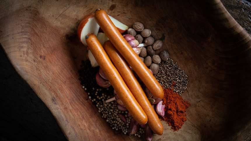 Salsicha artesanal ganha status premium e chega a preço de picanha